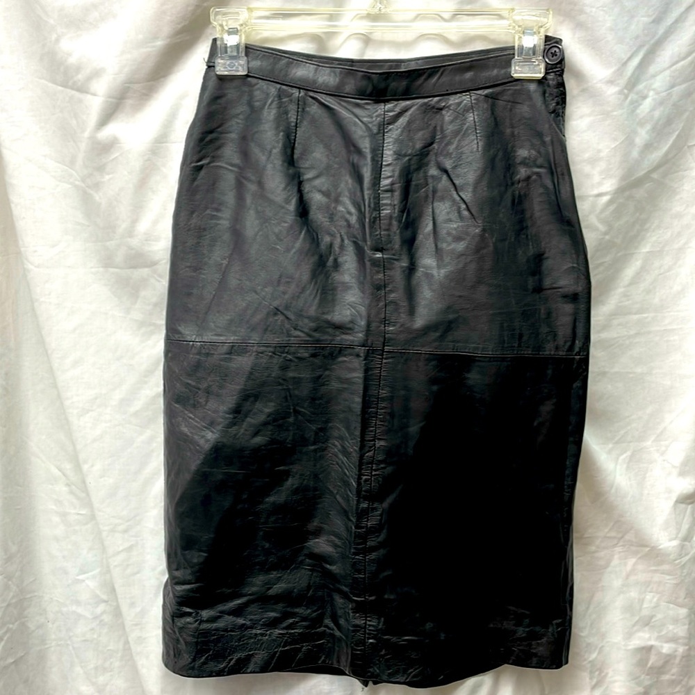 Leather knee length lined skirt with back split ladies sz 6